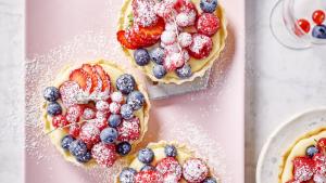 Tartelettes met citroencrème en rood fruit