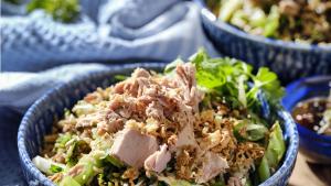Notenrijstsalade met tonijn en venkel