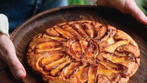 Snelle tarte tatin met havermout