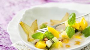 Fruitsalade met lycheesoepje