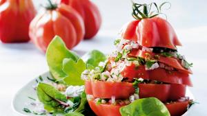 Torentje van tomaat en kruiden