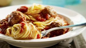 Spaghetti met balletjes in tomatensaus