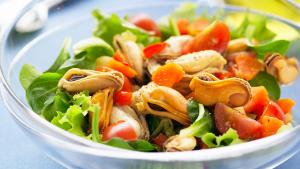 Lunchsalade met mosselen