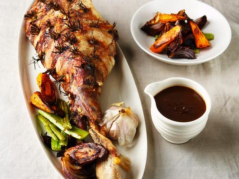 Lamsbout met veel knoflook