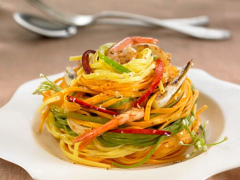 Tagliatellenestjes met scampi's