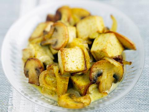 Curry van tofu en champignons