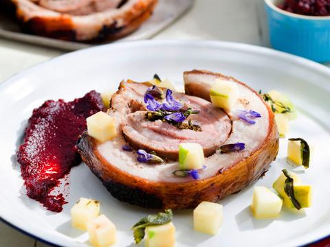 Buikspek met rodebietcompote en granny smith
