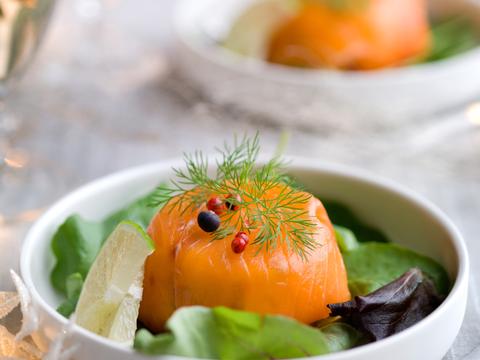 Gerookte zalmtimbaal met avocado