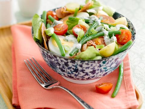 Aardappelsalade met pancetta en ei