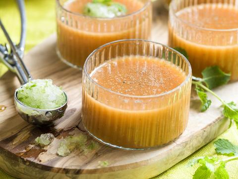 Gazpacho met komkommersorbet