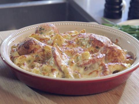Pasta alfredo met gerookte worst