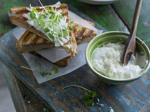 Tosti met mierikswortelcrème