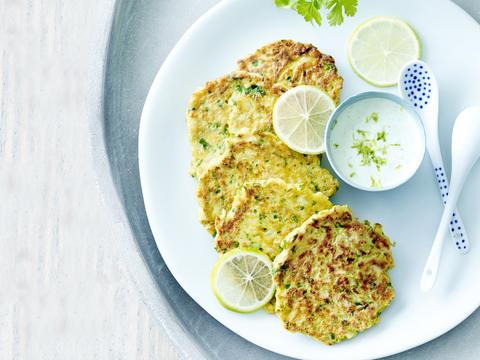 Pannenkoekjes met limoen-yoghurtdip