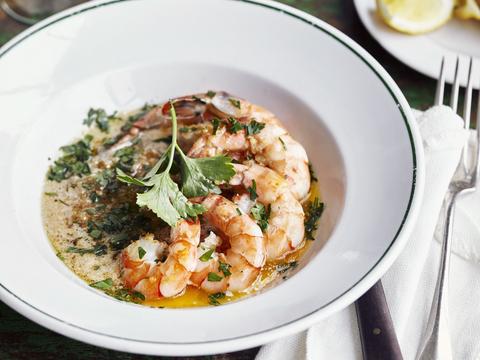 Scampi's met knoflooksaus en peterselie