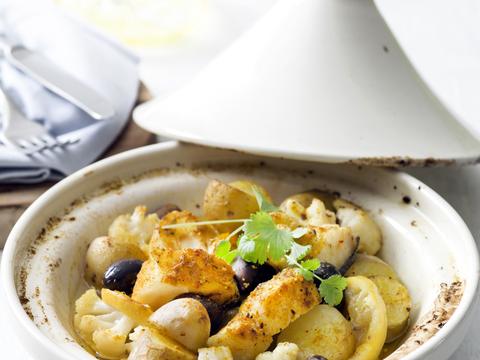 Tajine met aardappelen, citroen en witte vis