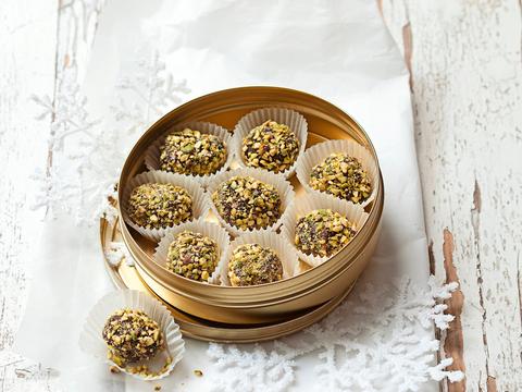 Chocoladetruffels met gehakte pistachenootjes