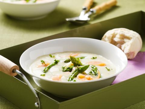 Aspergeroomsoep met gerookte zalm