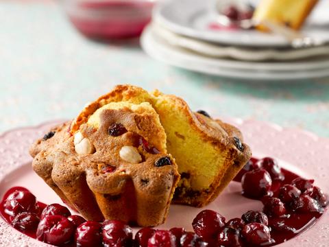 Amandelcake met gedroogde vruchten