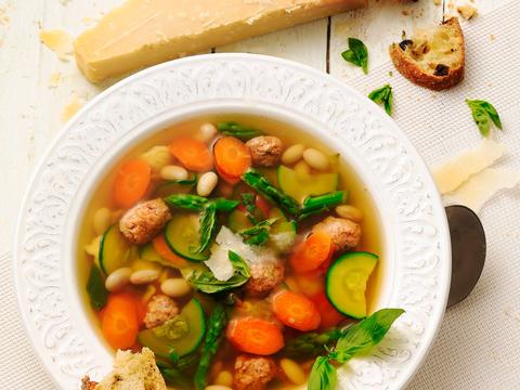 Lenteminestrone met worst