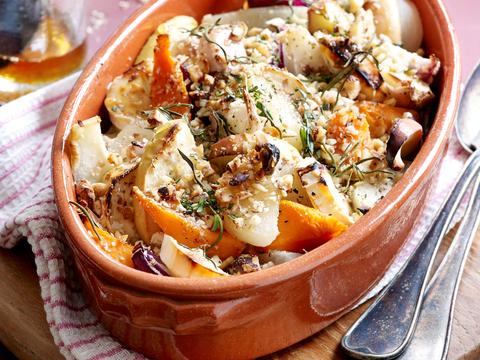 Aardappelschotel met pittige crumble