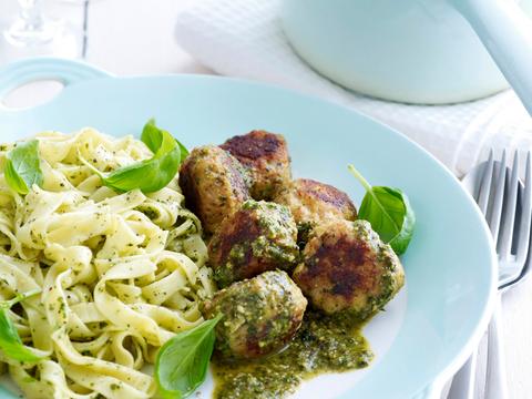 Gehaktballetjes met limoenpesto