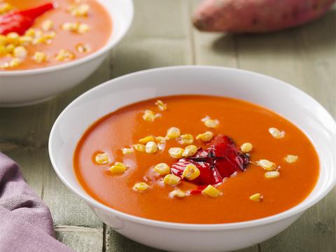 Paprikasoep met zoete aardappel