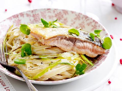 Pasta met zalm en prei