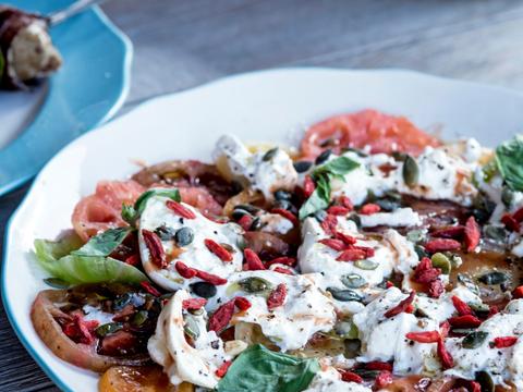 Carpaccio van tomaat met burrata