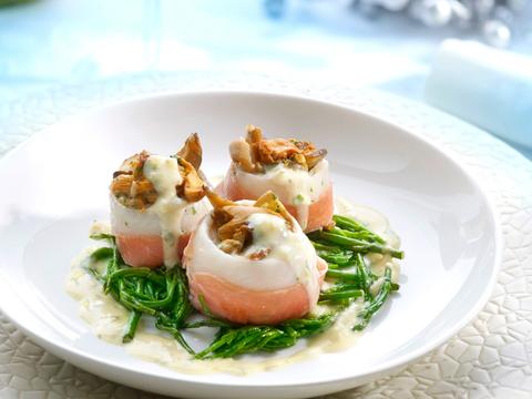 Gevulde tongrolletjes met parmaham