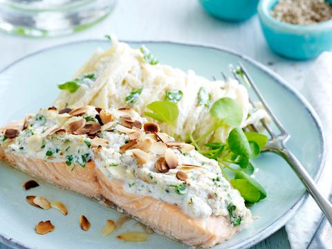Zalm met ricottanotenkorstje en linguine