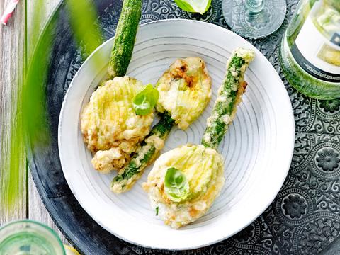 Gevulde courgettebloemen