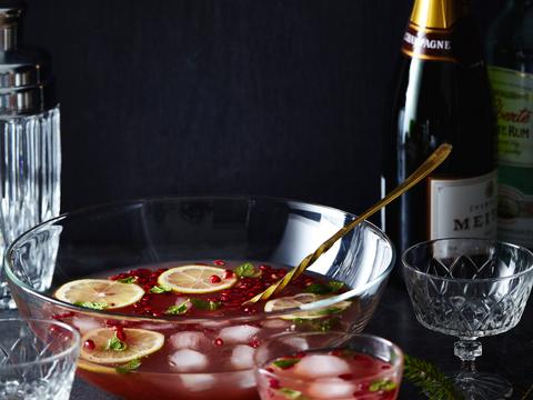Punch van champagne en granaatappel