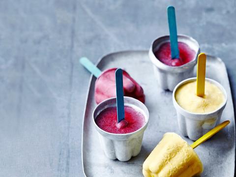 Kokosijslolly's met mango en banaan