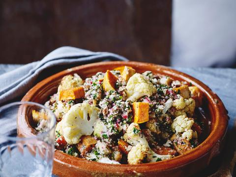 Tabouleh met bloemkool, zoete aardappel en appel