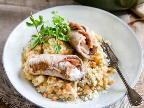 Risotto met oranje linzen en involtini