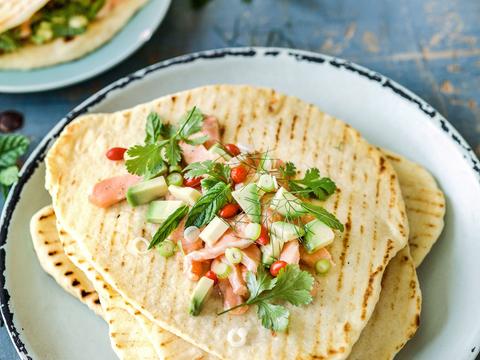 Flatbread met ceviche van zalm