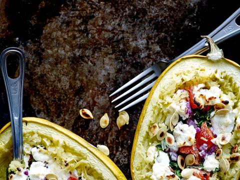Gevulde spaghettipompoen met geitenkaas