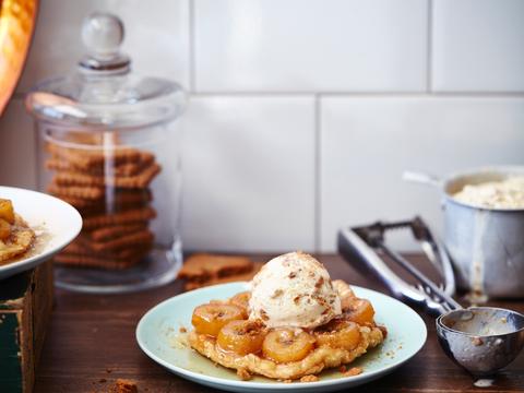 Tarte tatin van banaan met speculaasijs