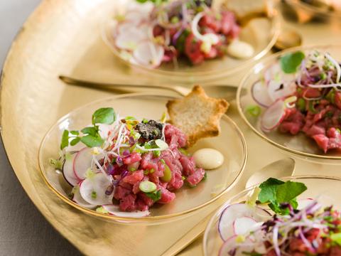 Rundertartaar met truffel en radijs