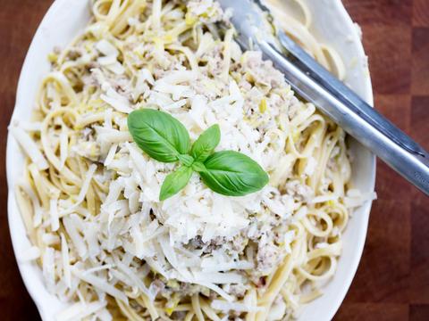Linguine met prei en gehakt