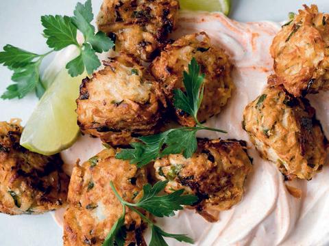 Fritters van schorseneren met harissasausje