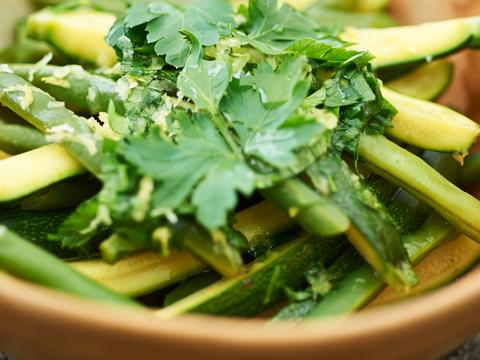 Courgette-boontjessalade