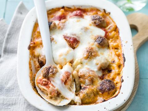 Macaroni met kaas en balletjes