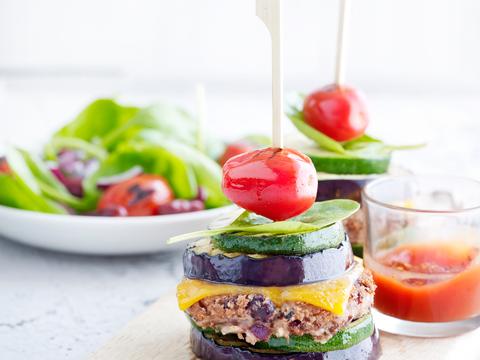 Hamburgers met gegrilde groenten