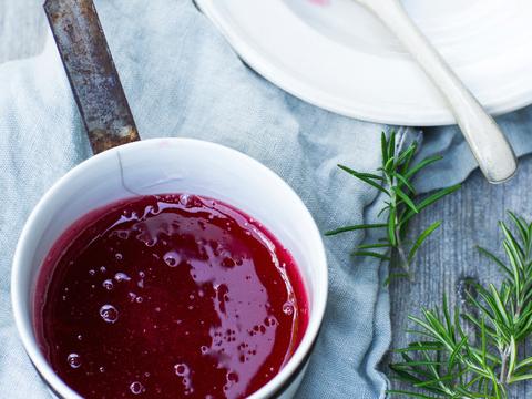Homemade rabarbersiroop