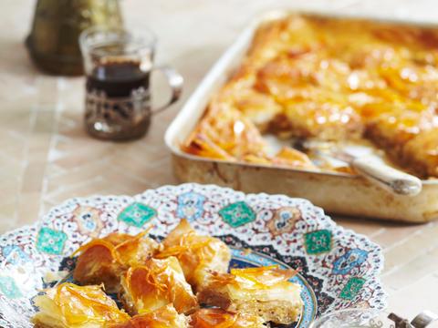Baklava met noten en honing