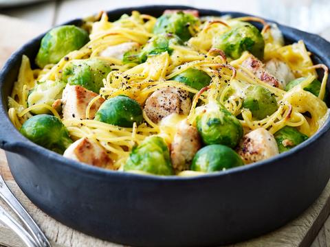 Spaghetti met kip en spruitjes