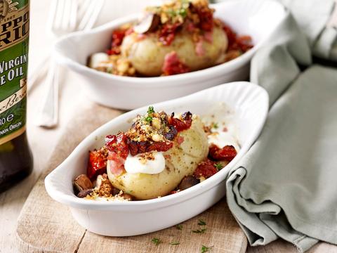 Gevulde aardappel met pijnboompitten-crumble