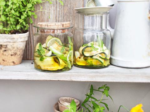 Gemarineerde courgetten