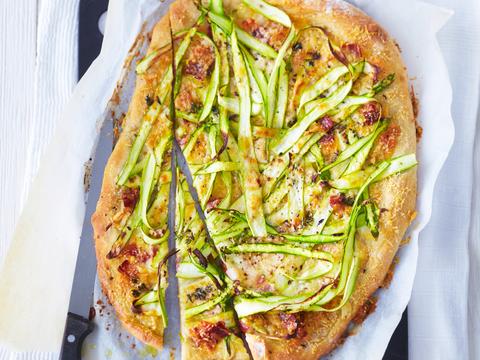 Focaccia met groene asperges
